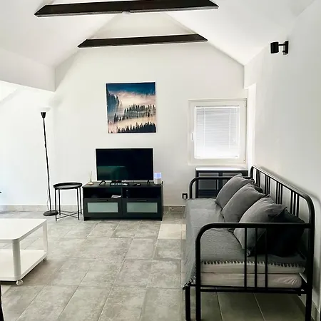 Open Space Apartment *